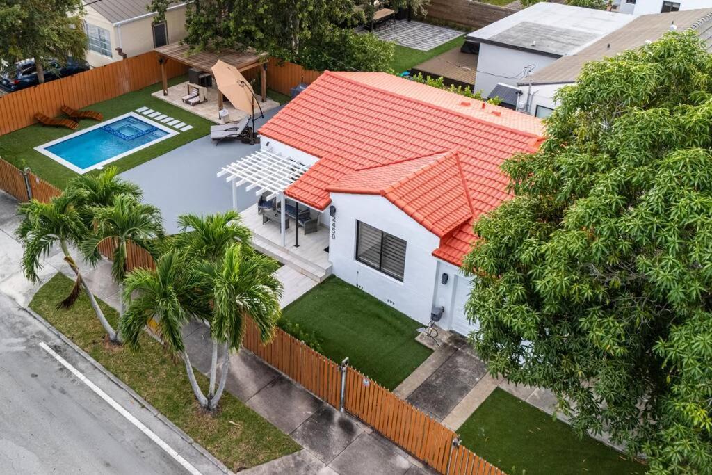 Luxury Retreat 3B ,2Ba Pool , Coral Gables Center Villa Miami Exterior photo